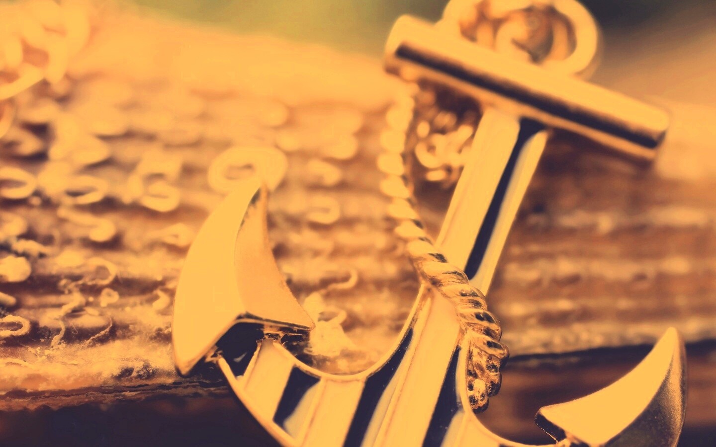 Кулон в виде якоря обои