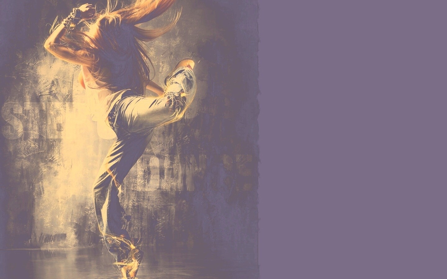 Девушка в диком танце обои