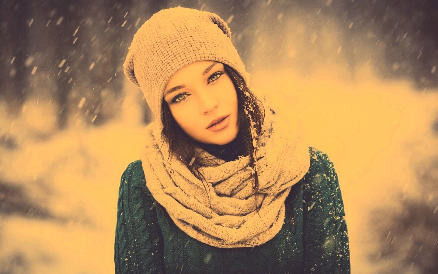 Девушка в снегопад обои