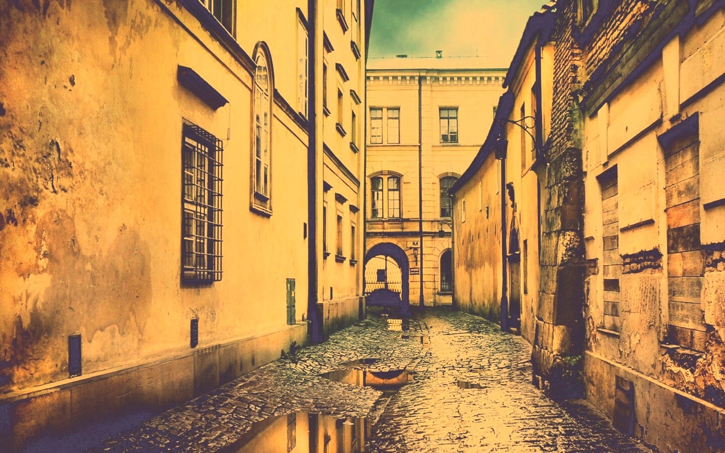 Проходной дворик обои