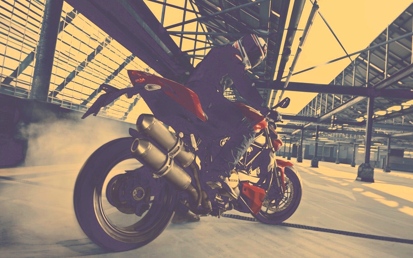 Пробуксовка на мотоцикле обои