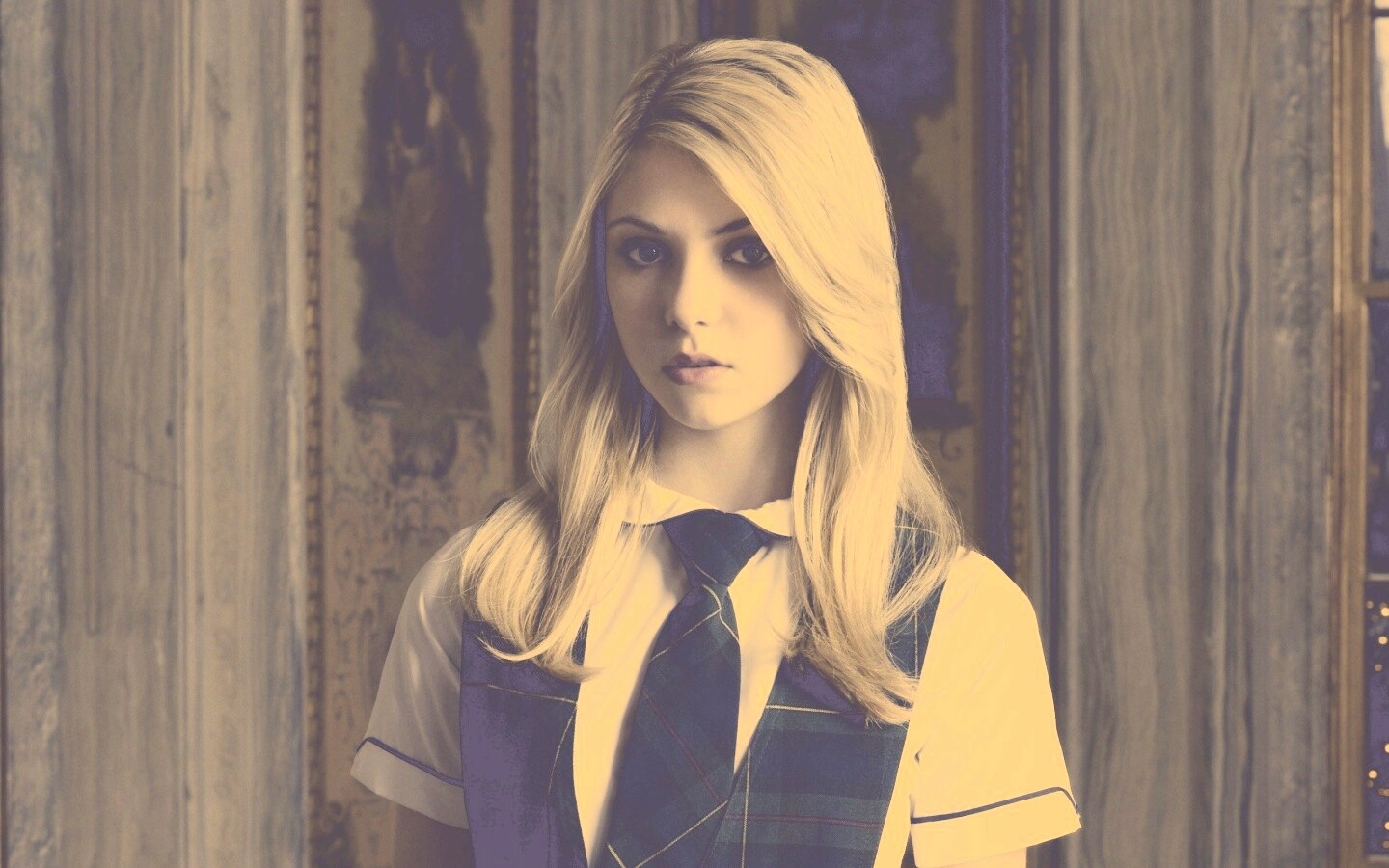 Тейлор Момсен обои