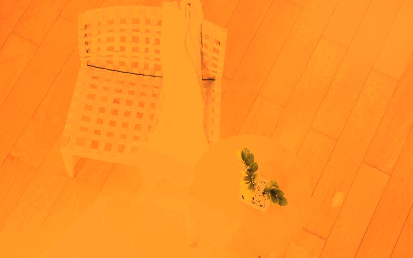 Отдых на плетенном кресле обои