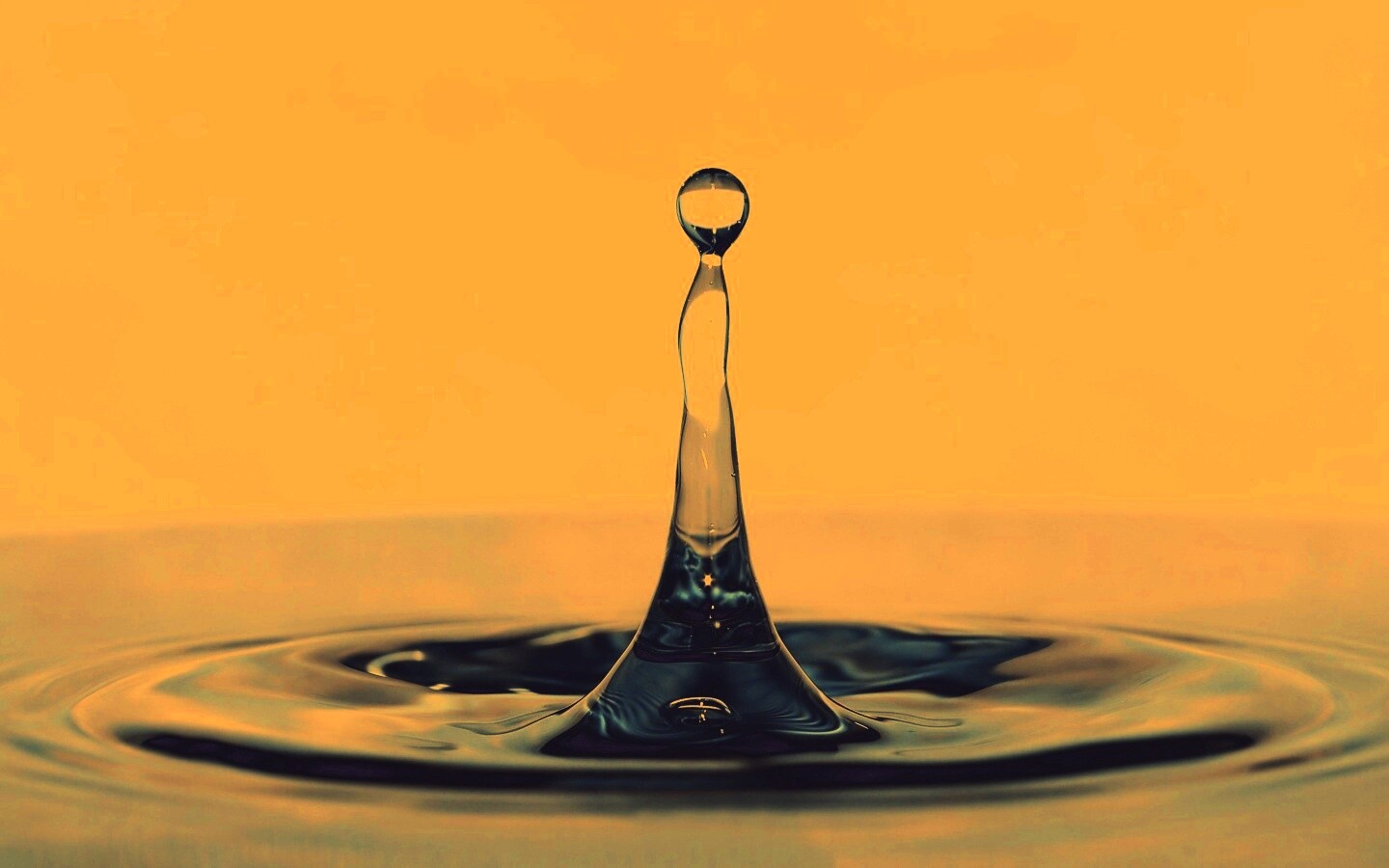 Падение капли обои