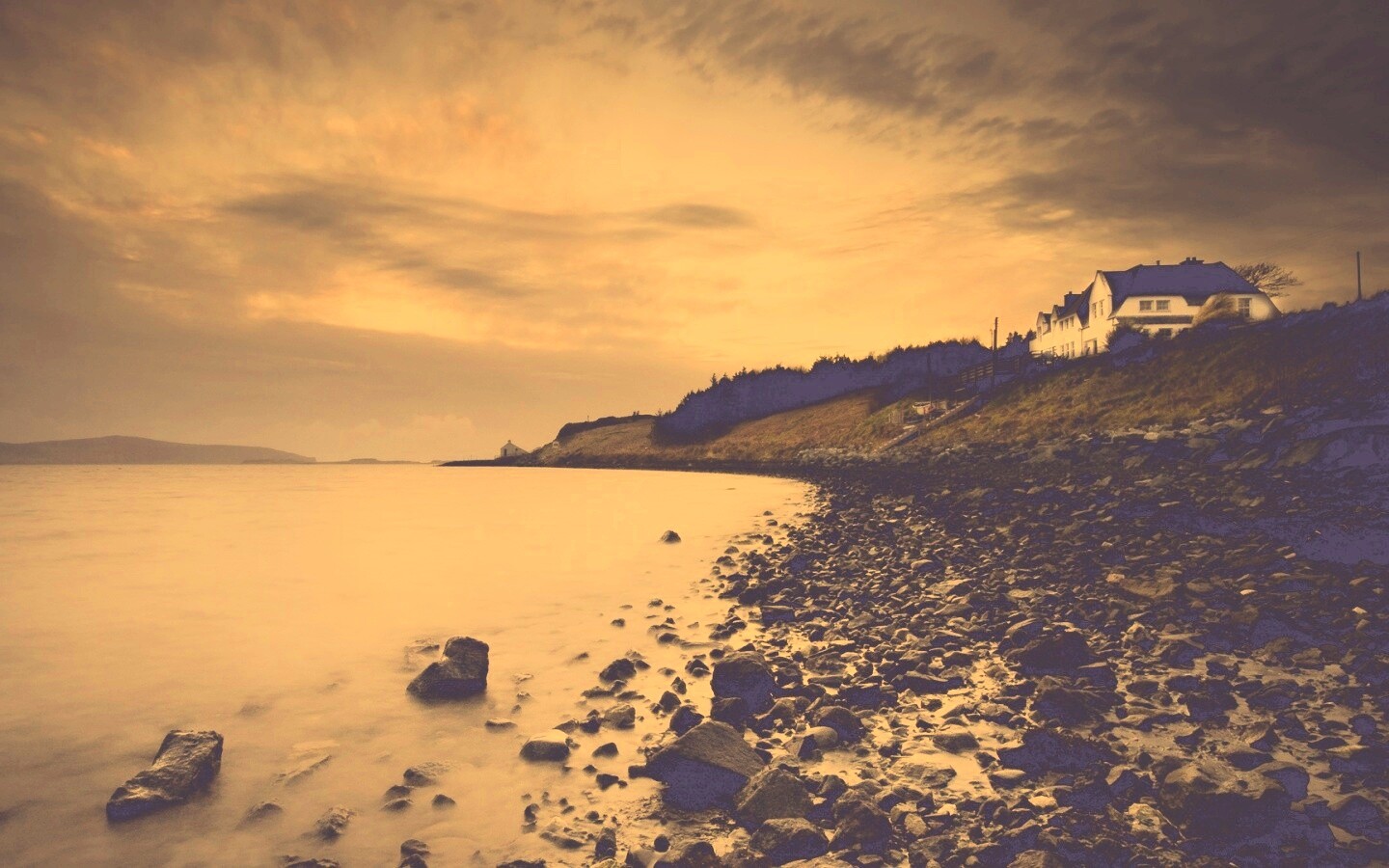 Дом у озера обои