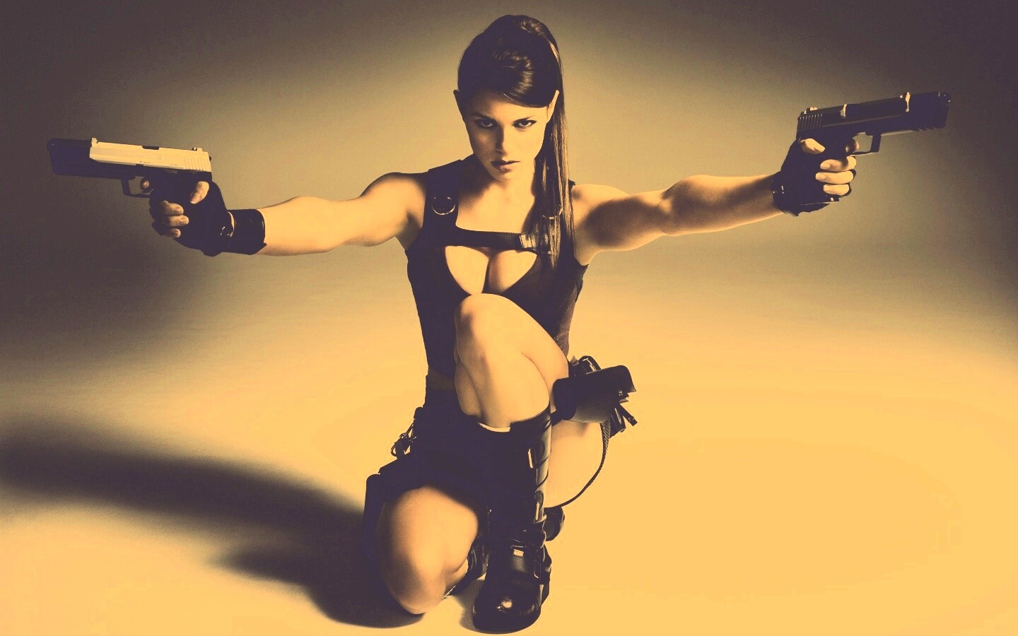 Alison Carrol в роли Лары Крофт обои