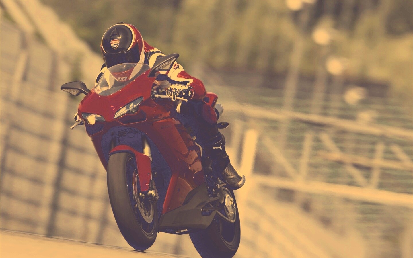 Мотоциклист на Дукати 848 обои