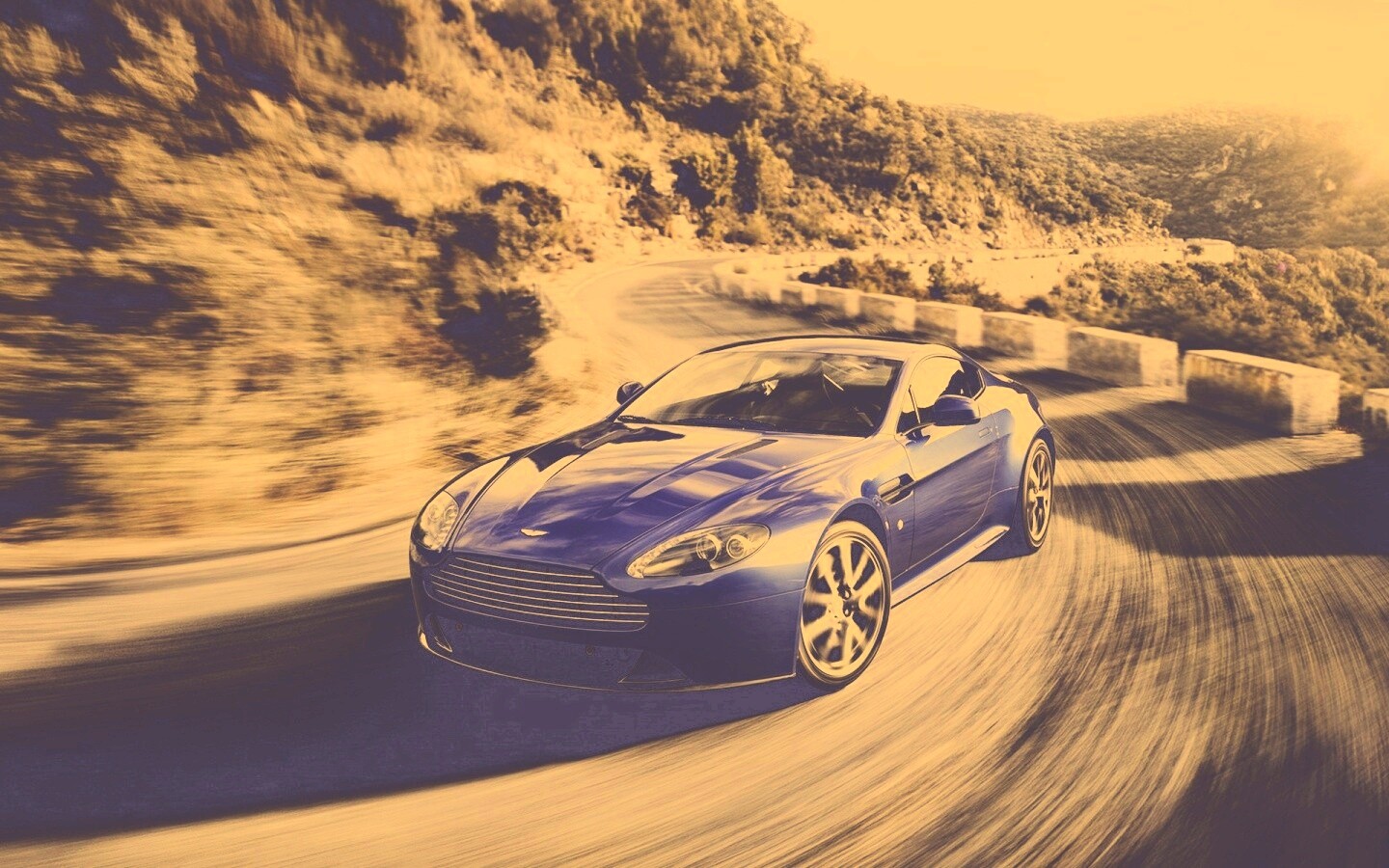 Синий Aston Martin обои