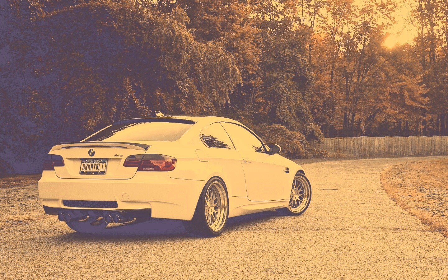 Белый BMW M3 обои