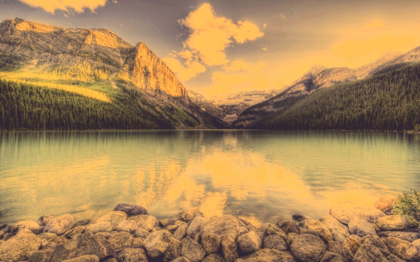 Горное озеро обои