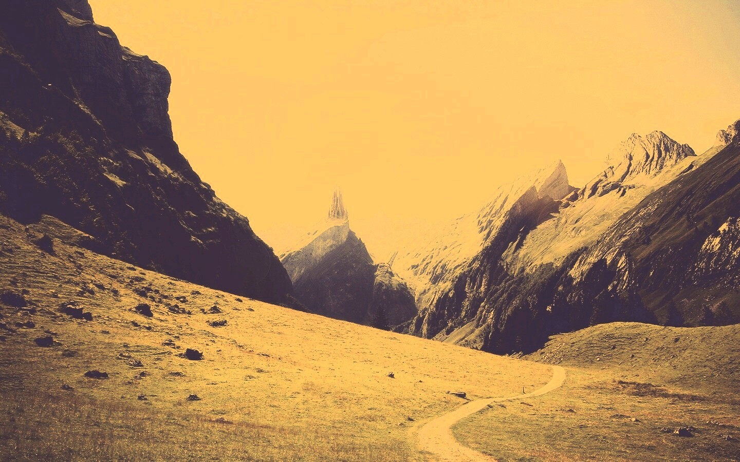 Храм в горах обои