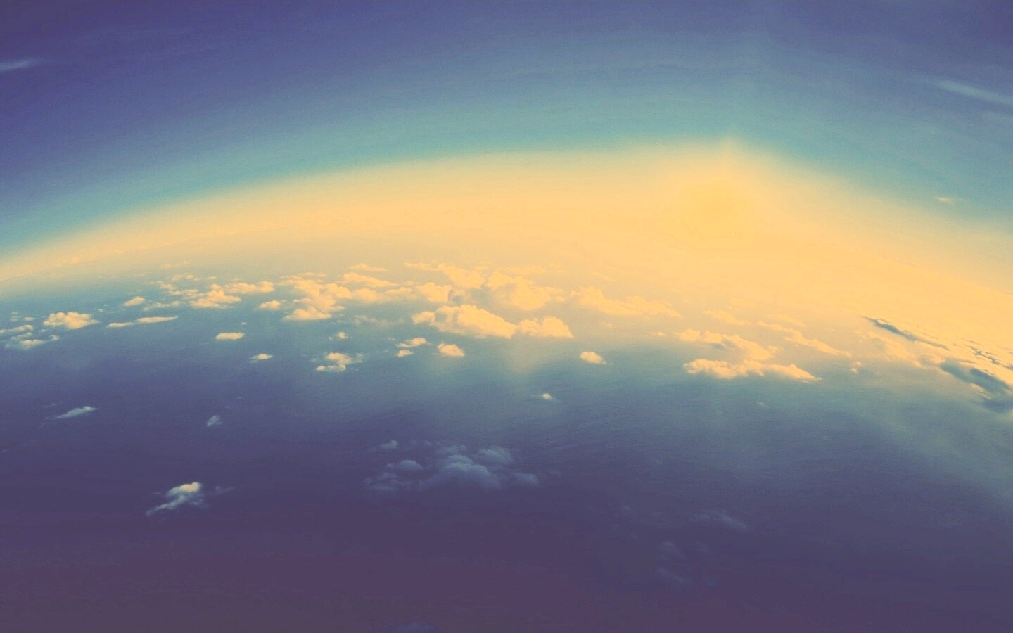 Вид с верхних слоёв атмосферы обои