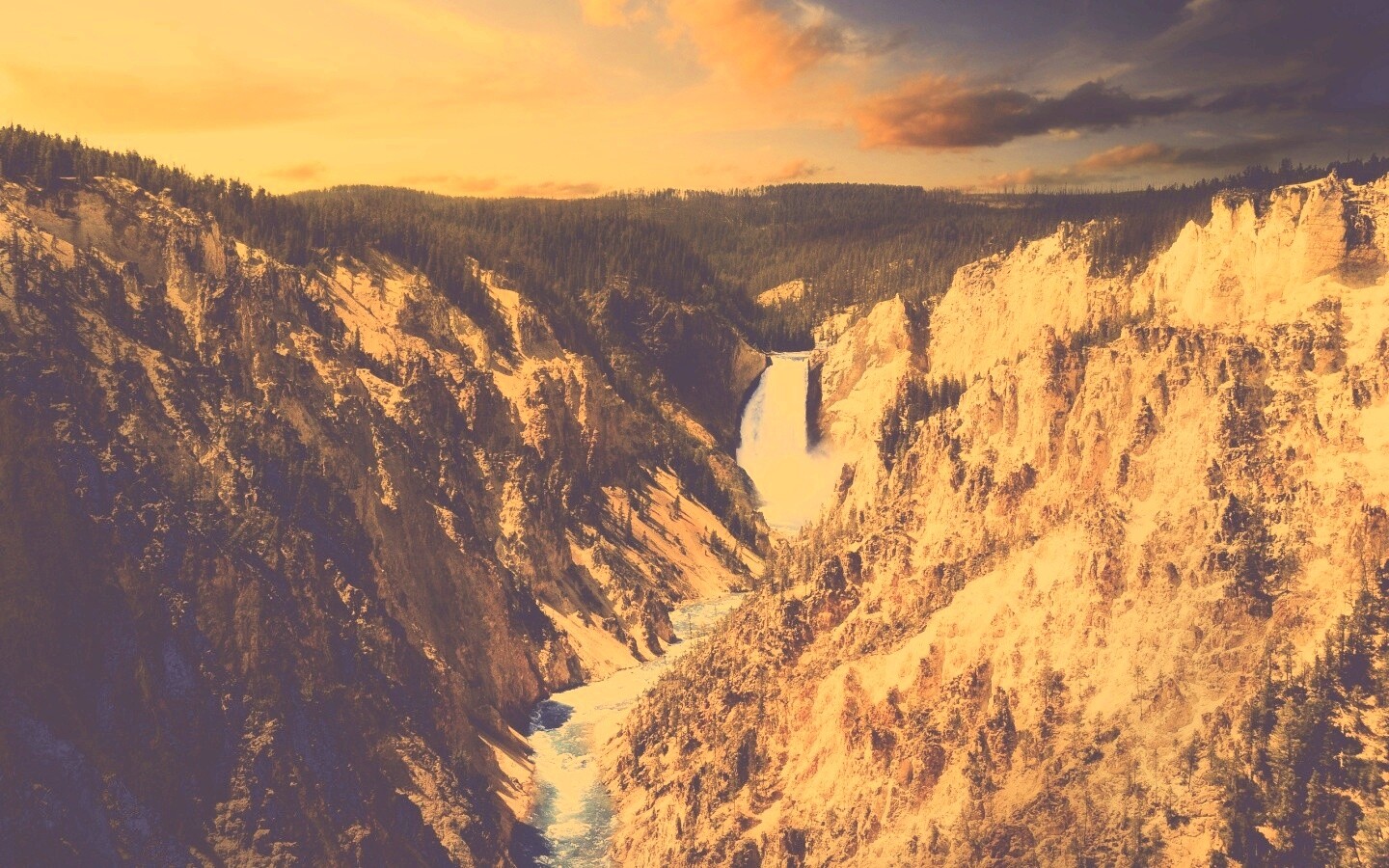 Водопад в скалистой местности обои