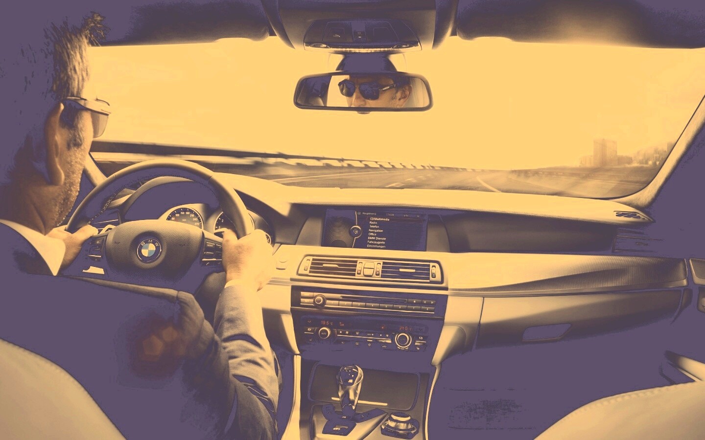 За рулём BMW F10 обои