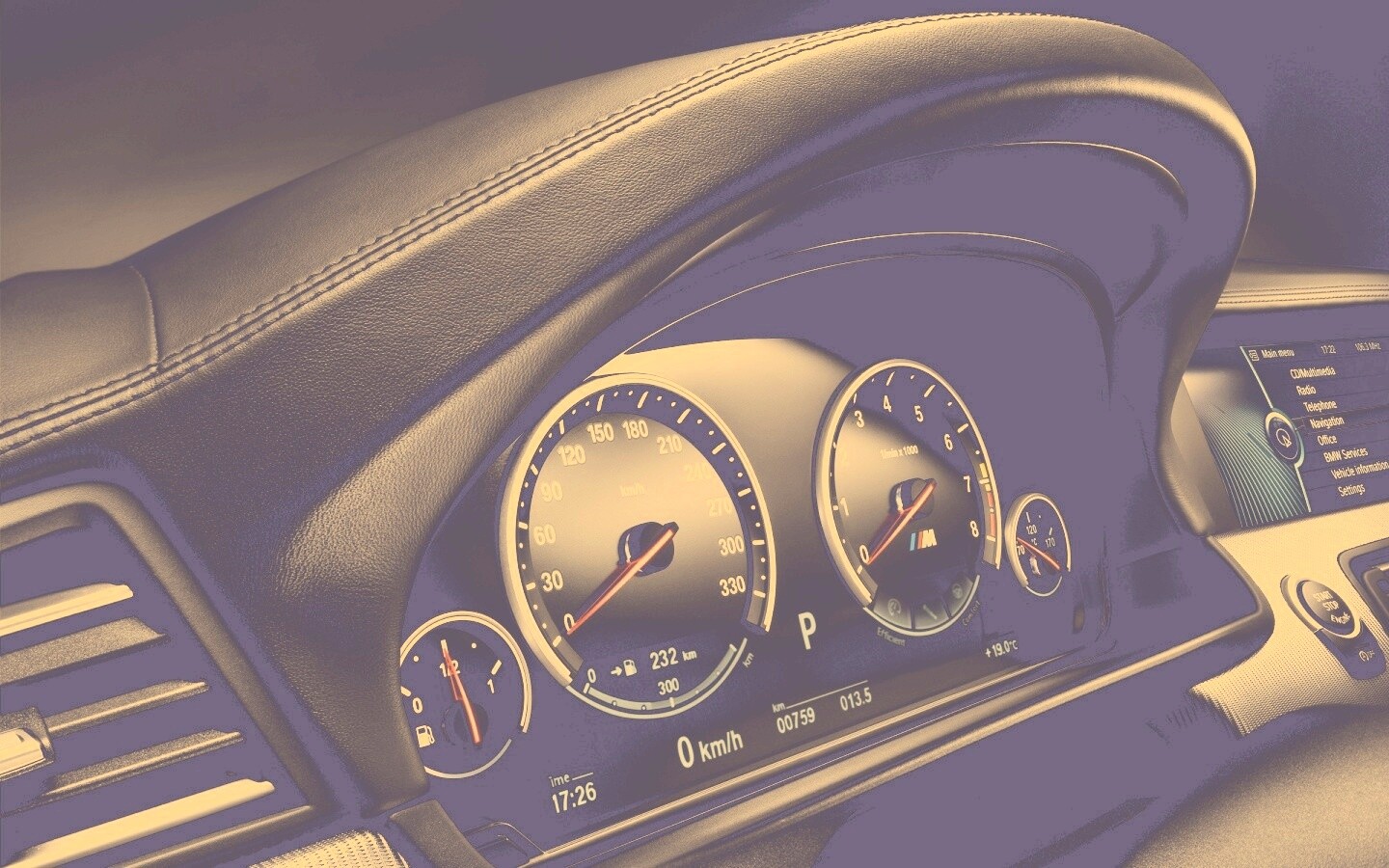 Приборная панель BMW F10 обои