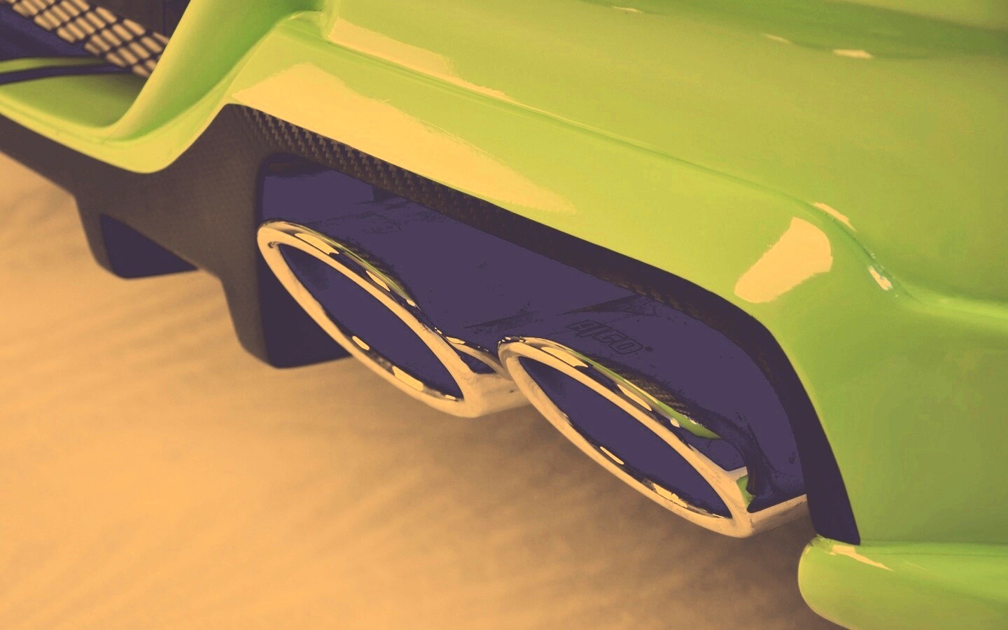 Выхлопная труда обои