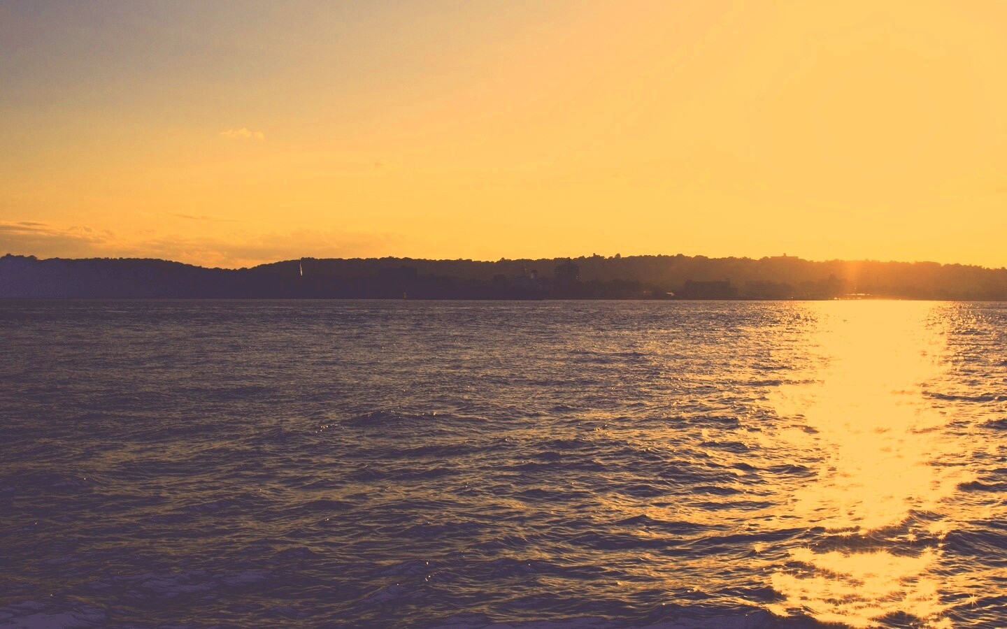 Красивое закатное озеро обои