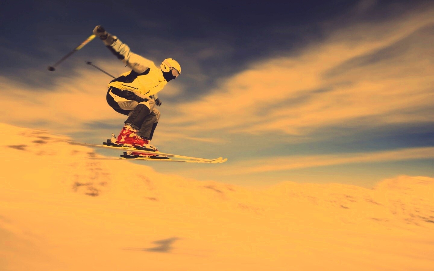 Лыжник в прыжке обои