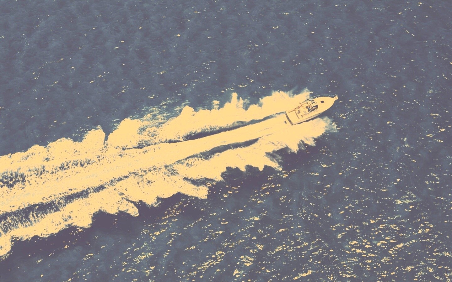 Вид на катер обои