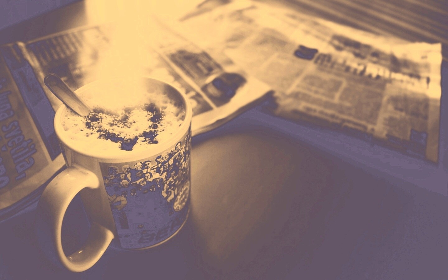 Капучино и свежая пресса обои