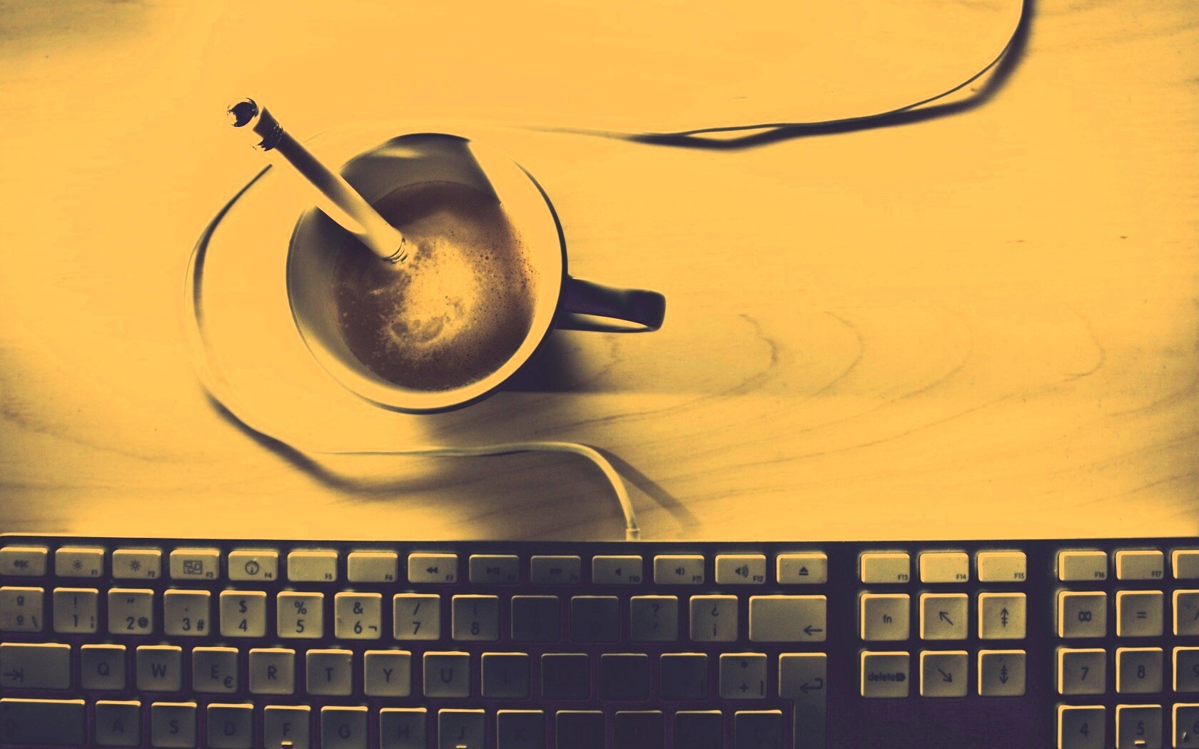 Ручка в кофе обои