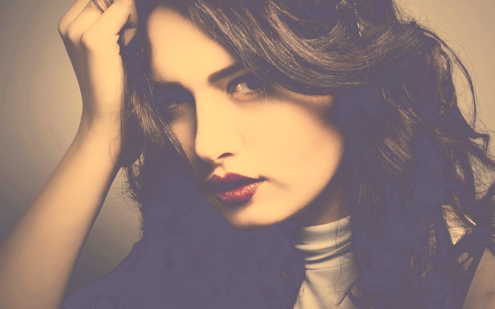 Модель с отличным макияжем обои