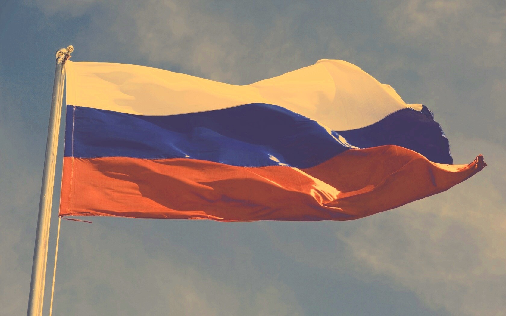 Флаг России на флагштоке обои