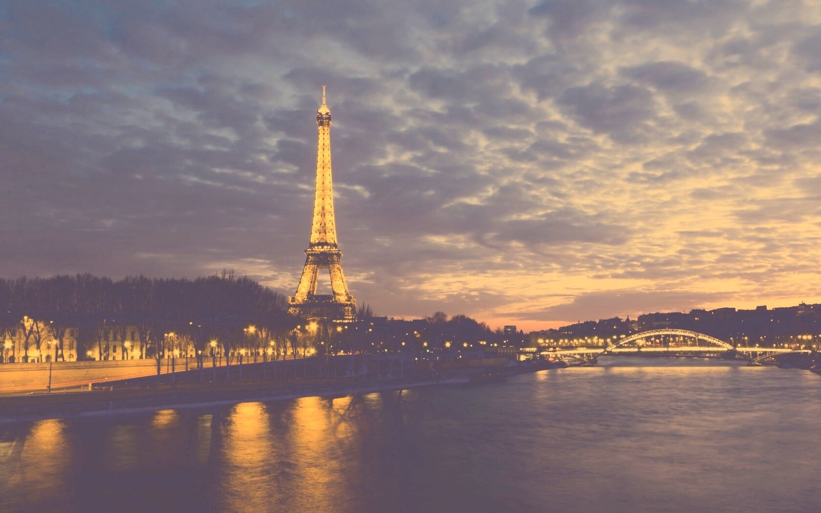 Эйфелева башня в Париже обои