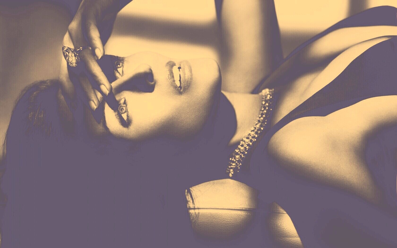 Элизабет Хёрли обои