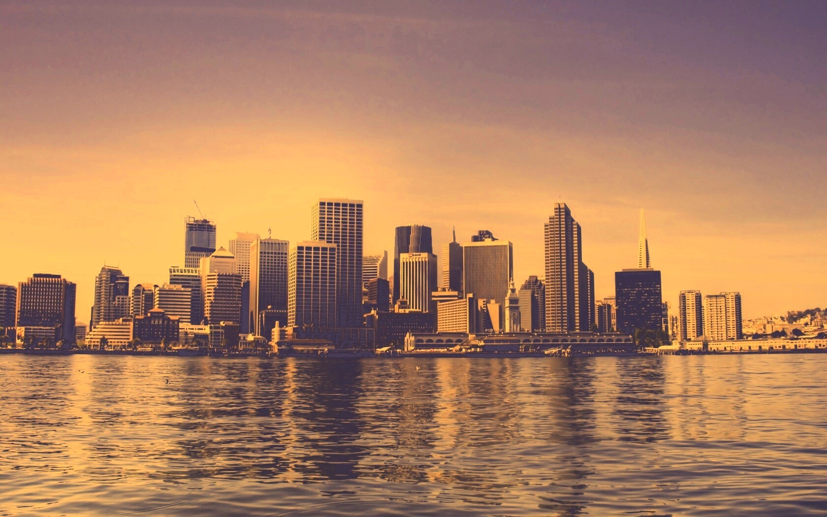 Небоскребы на береговой линии обои