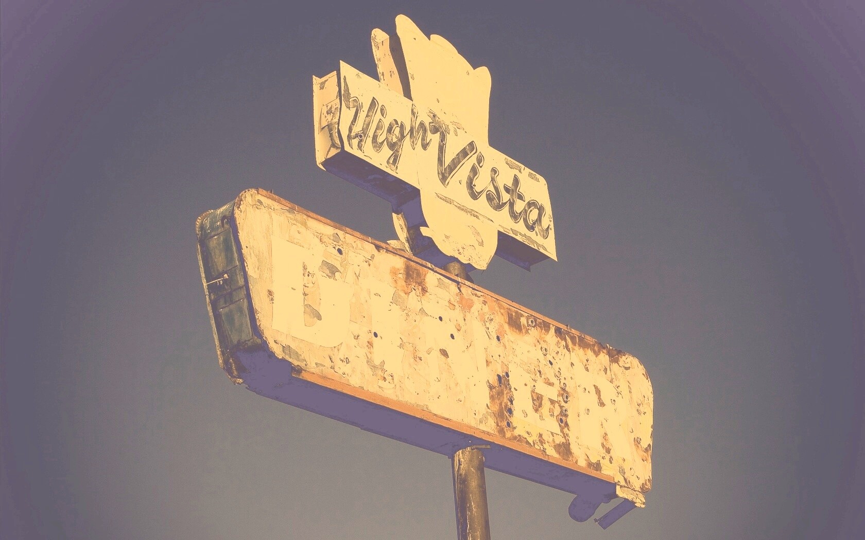 Вывеска заброшенного ресторанчика обои