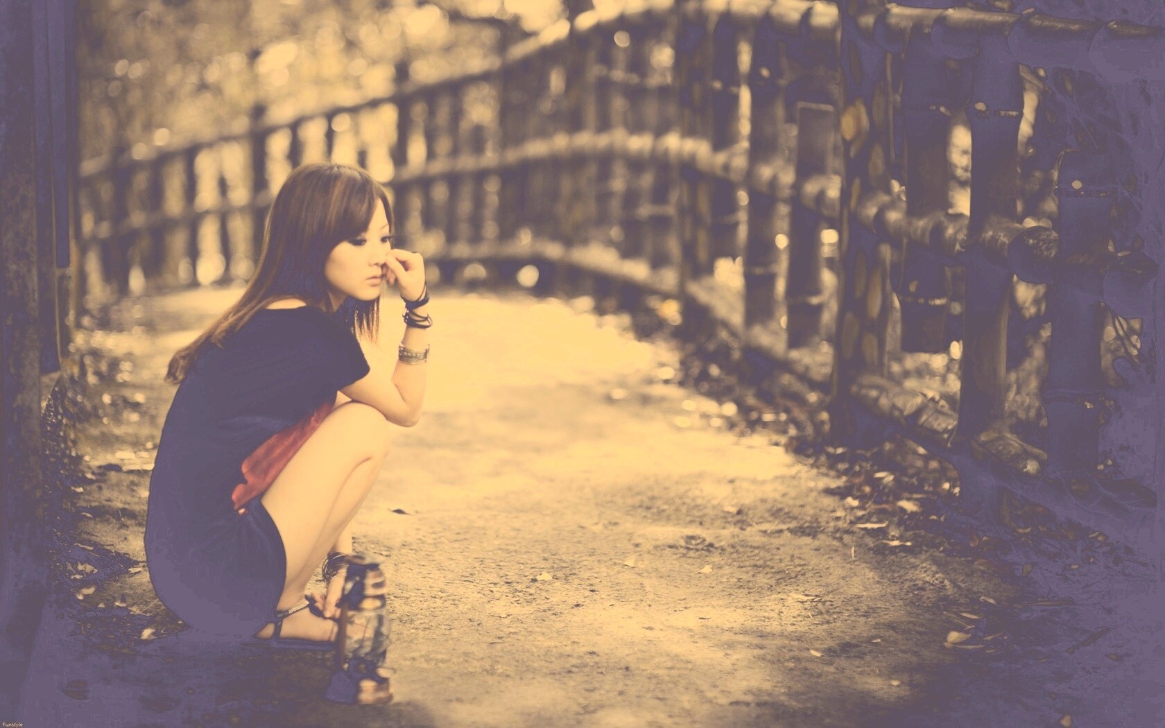 Грустная японская девушка обои