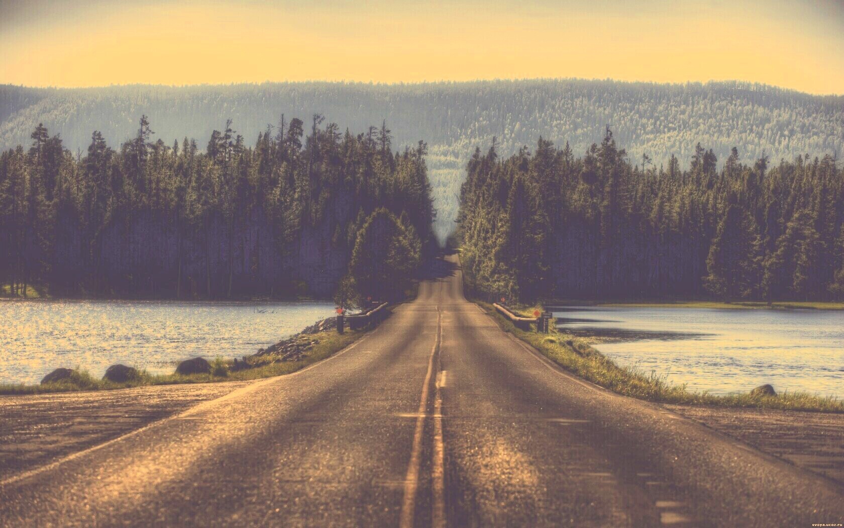 Дорога через озеро обои