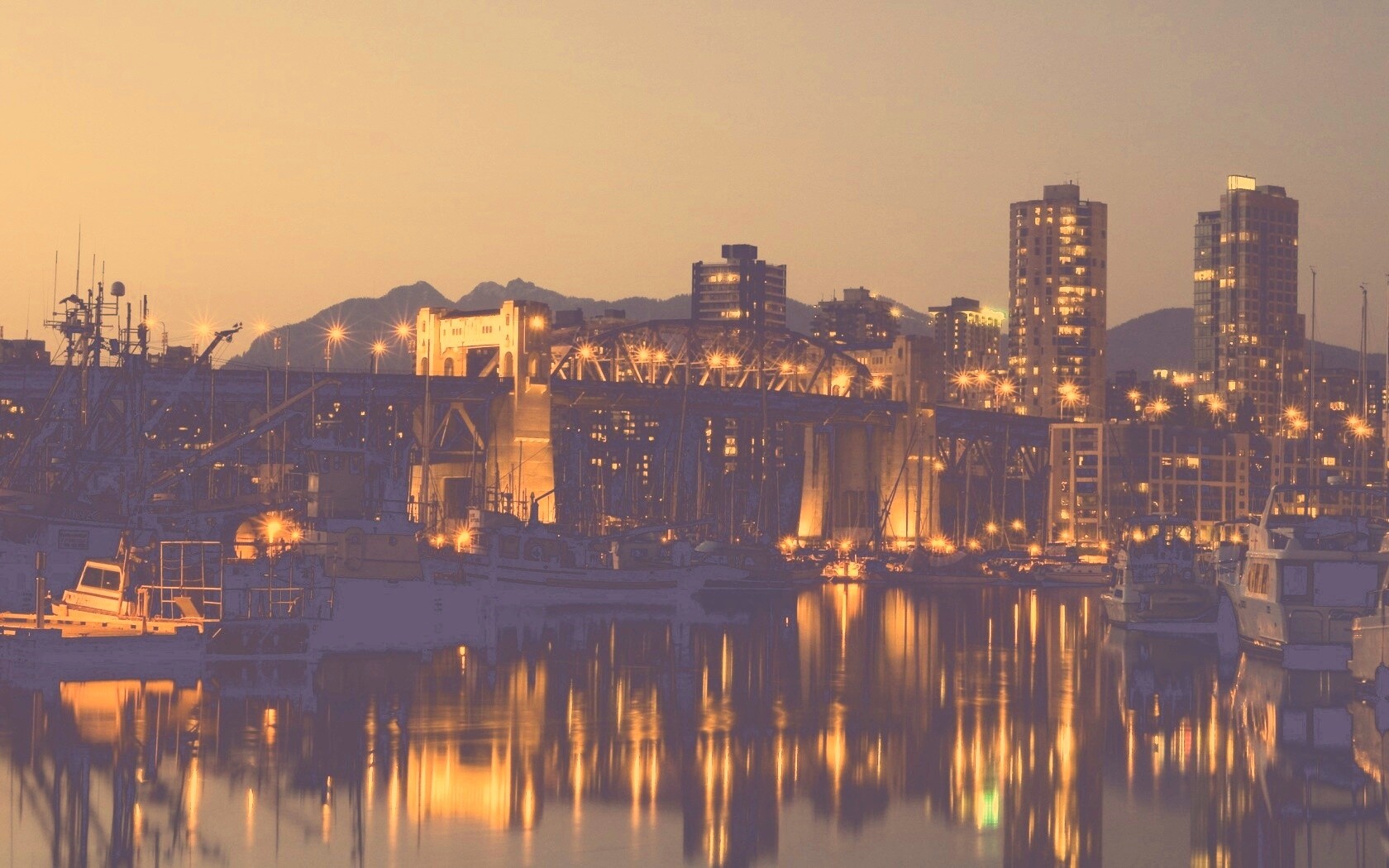 Мост и катера на закате обои