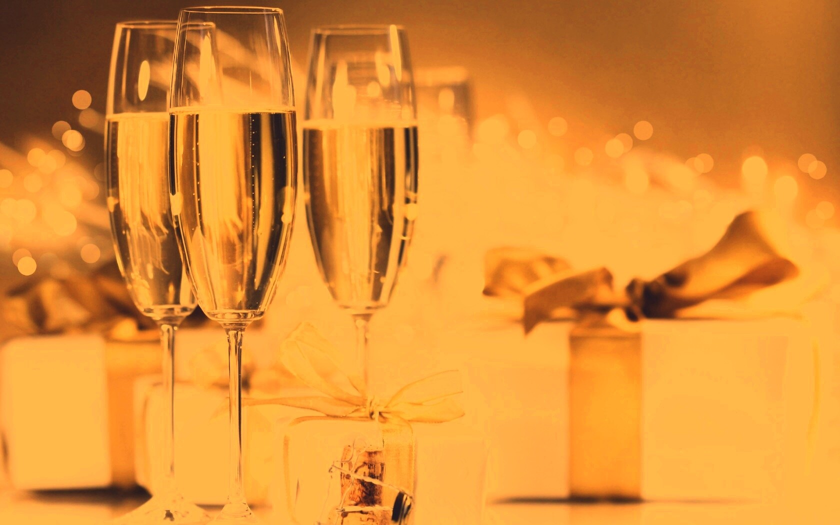 Бокалы с шампанским обои