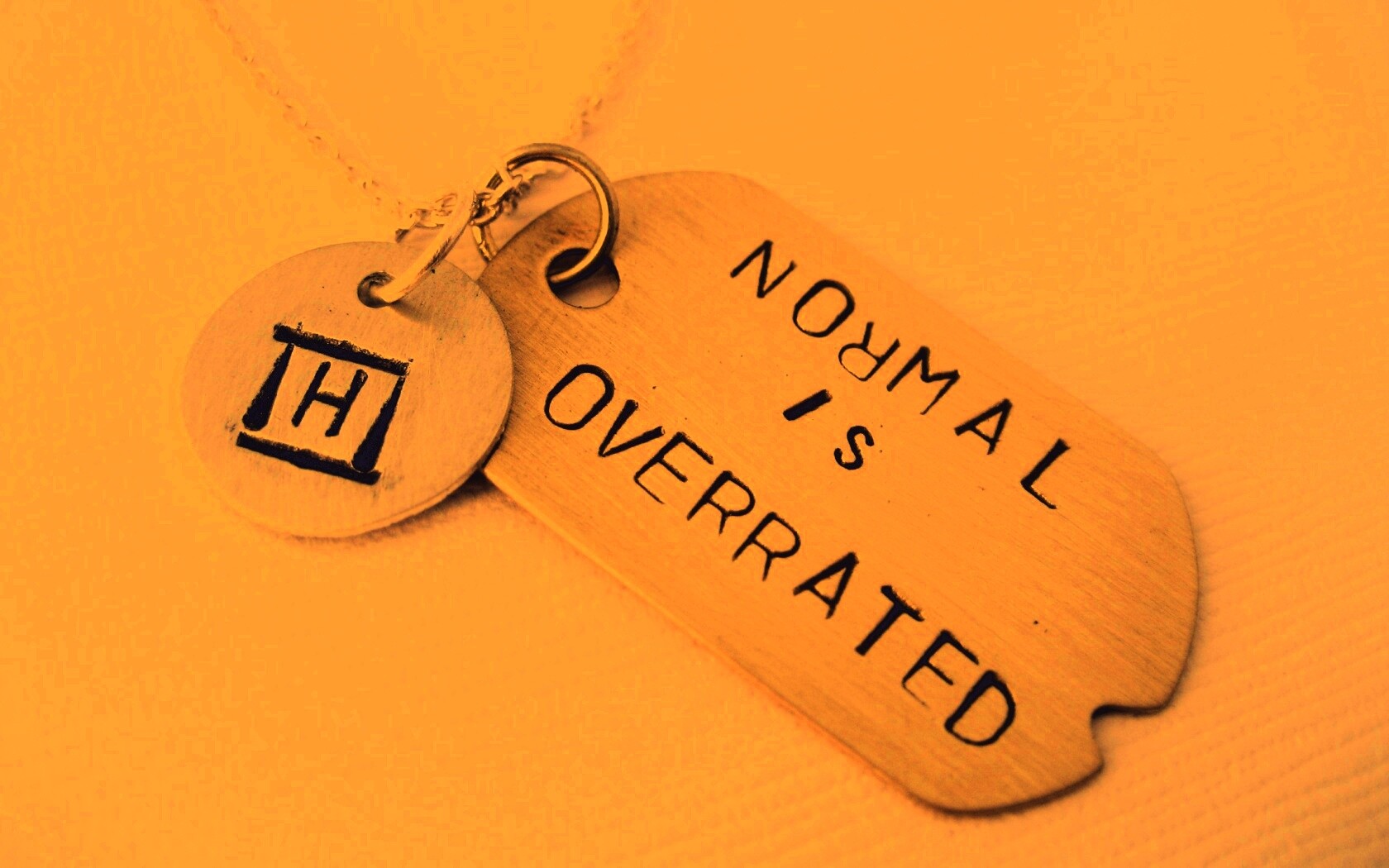 Нормальность переоценена обои