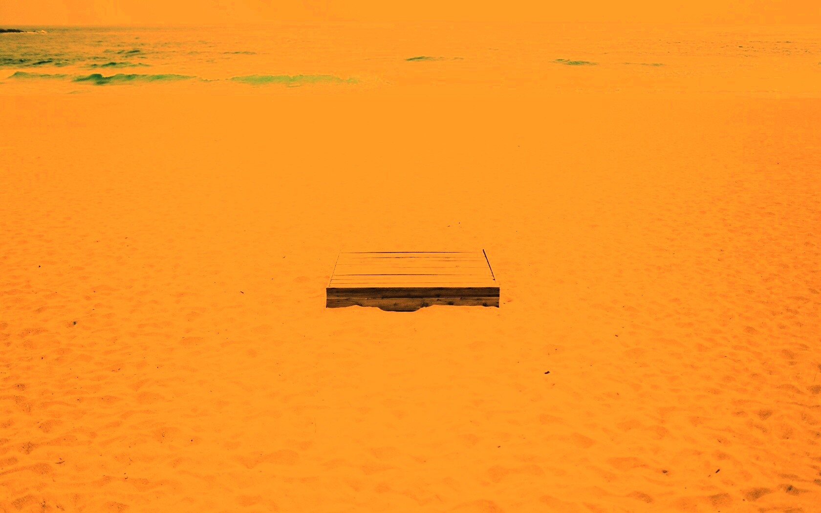 Ящик на пляже обои