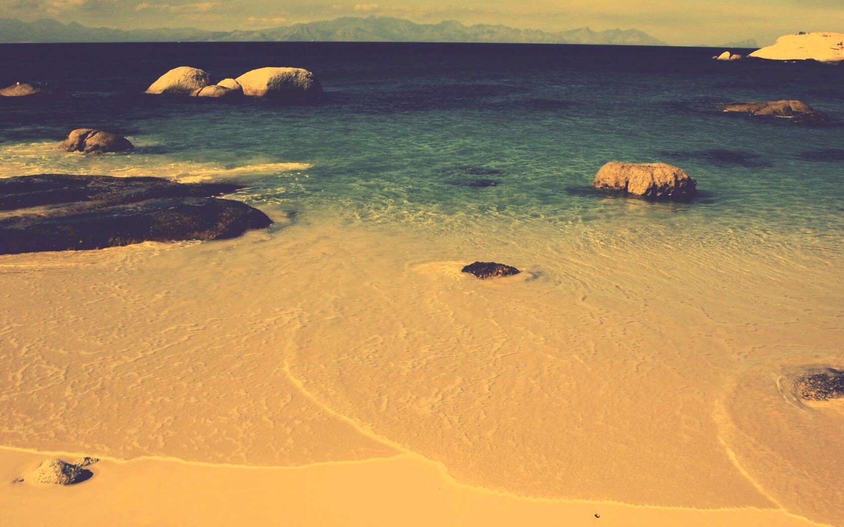 Каменистое побережье обои