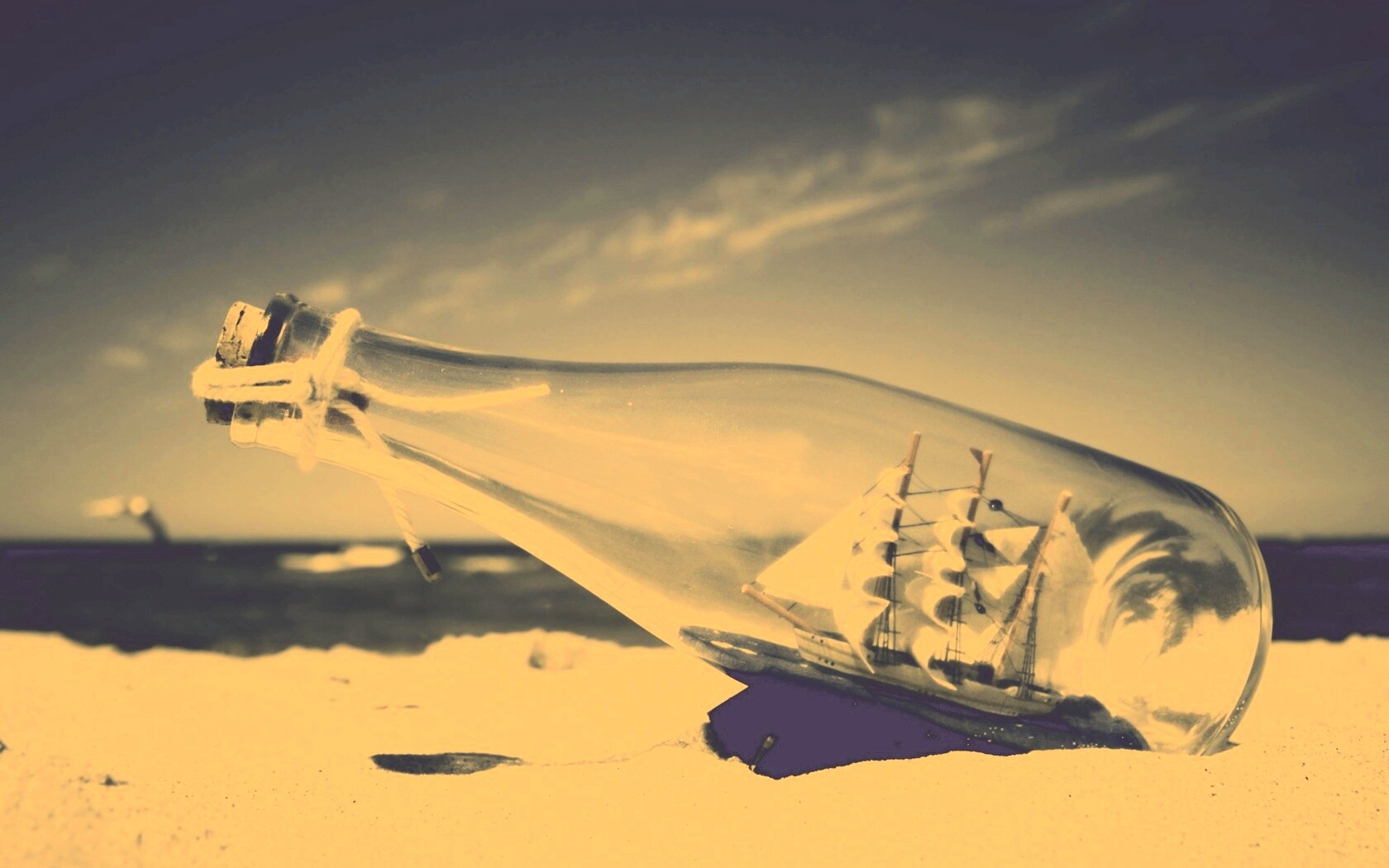 Парусник в бутылке обои