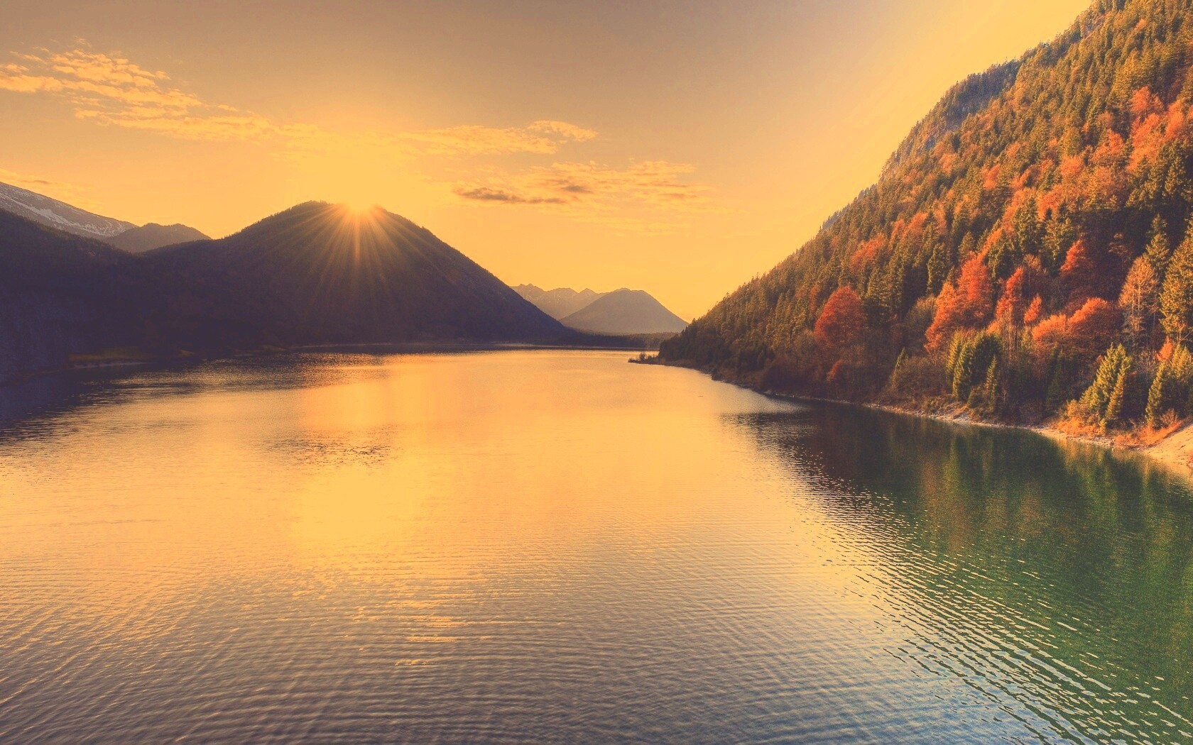 Закат в горах обои