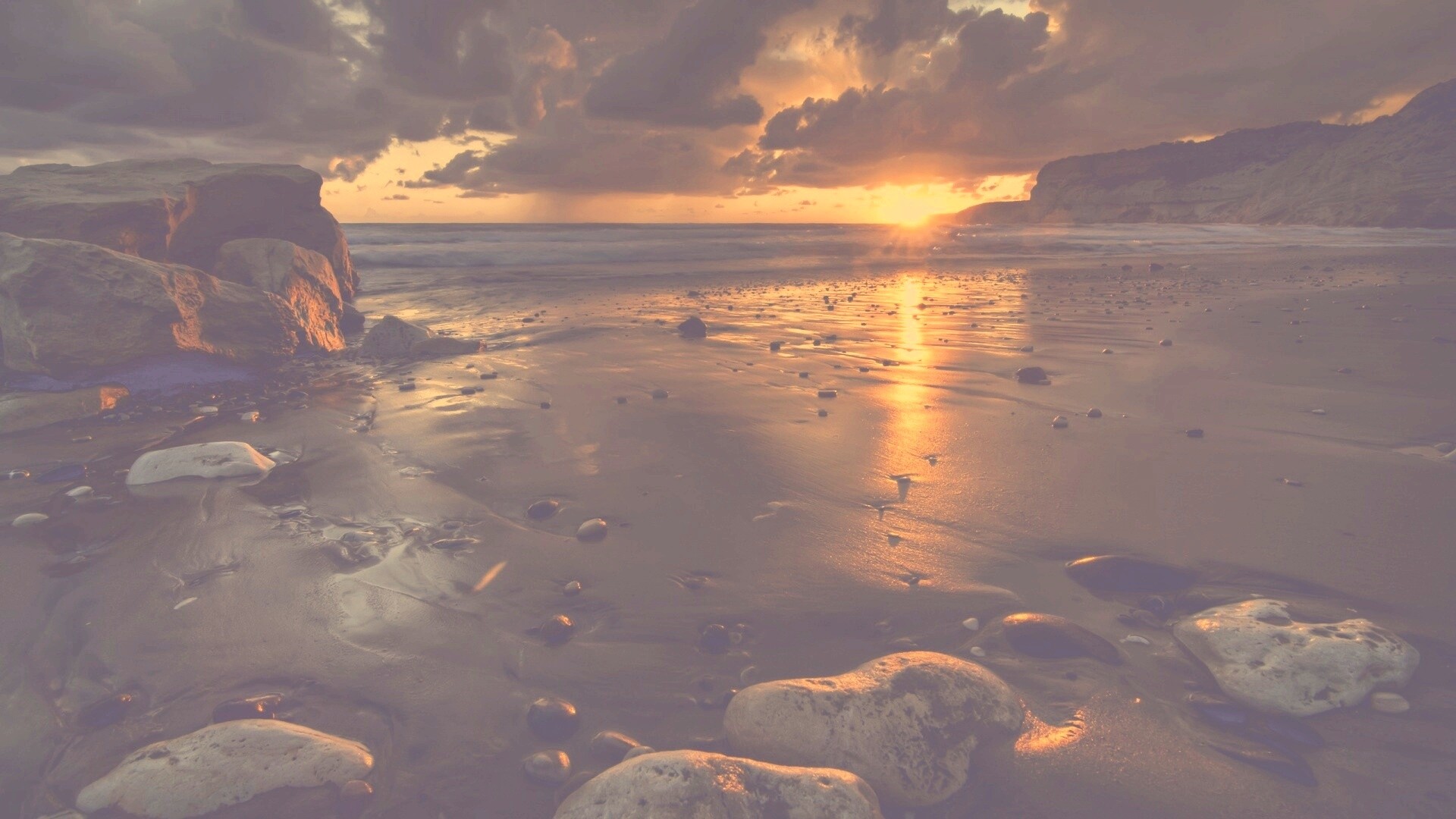 Закат солнца на пляже обои