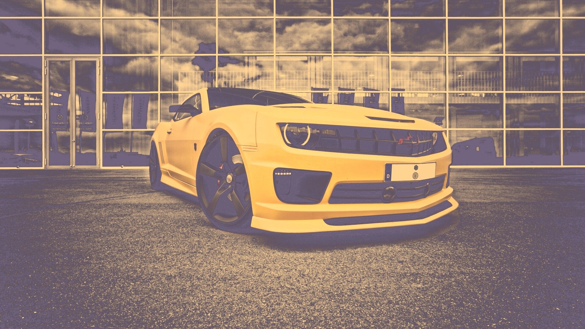 Желтый монстр обои