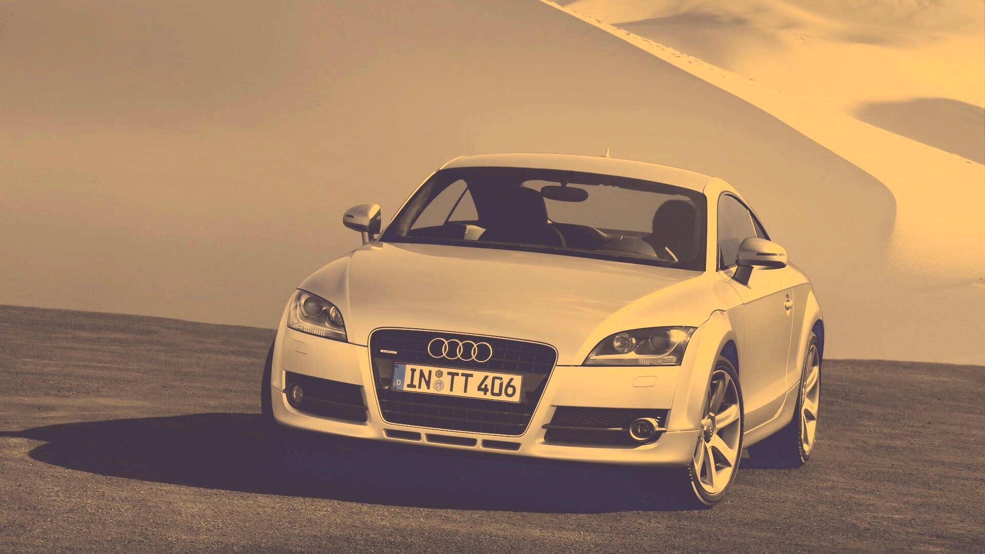 Audi TT на фоне снега обои