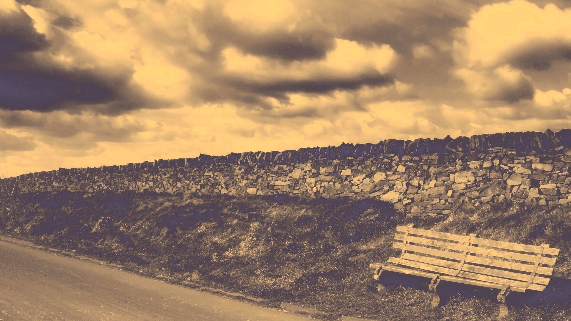 Скамейка у дороги обои