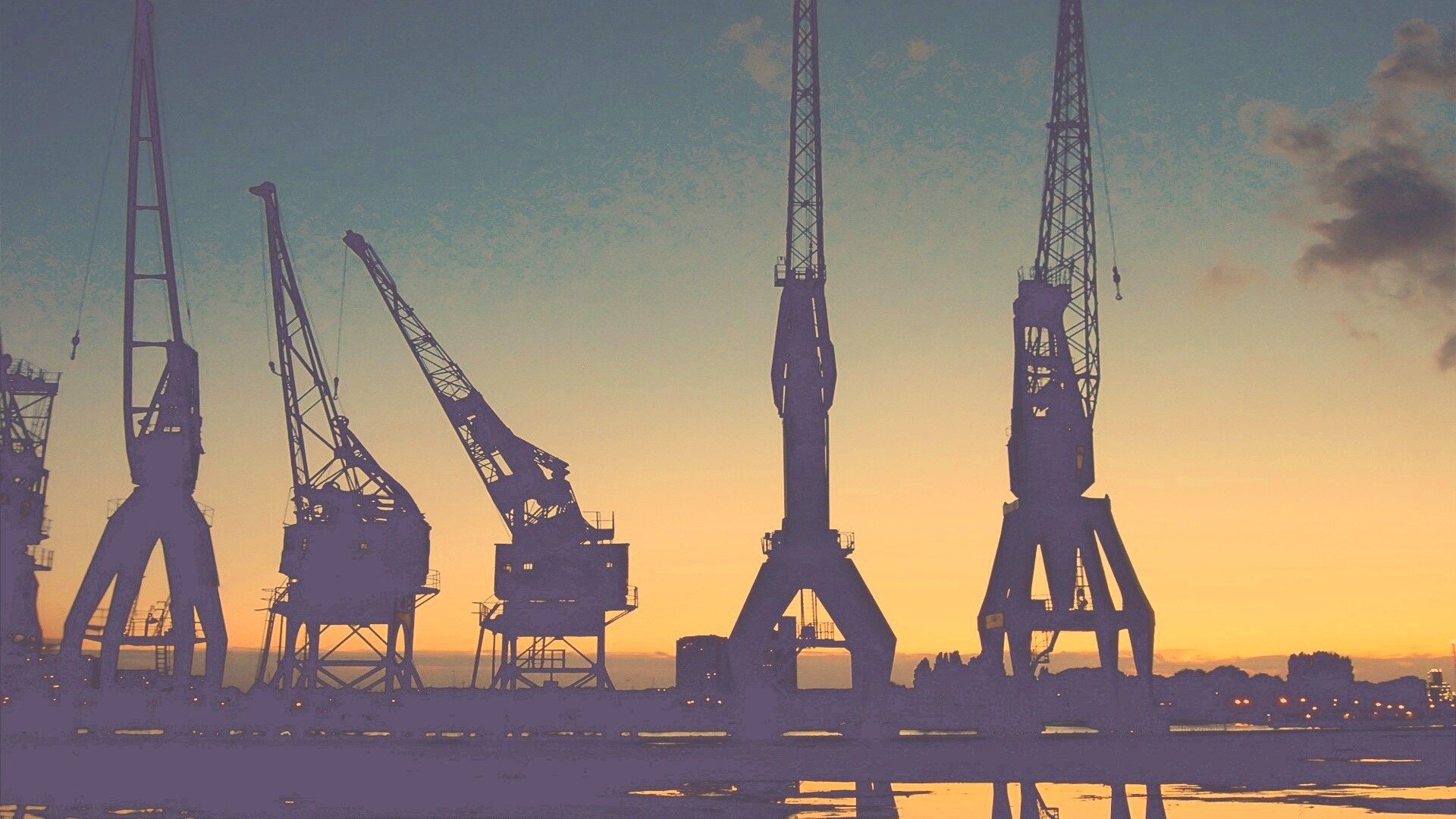 Силуэты портовых кранов обои