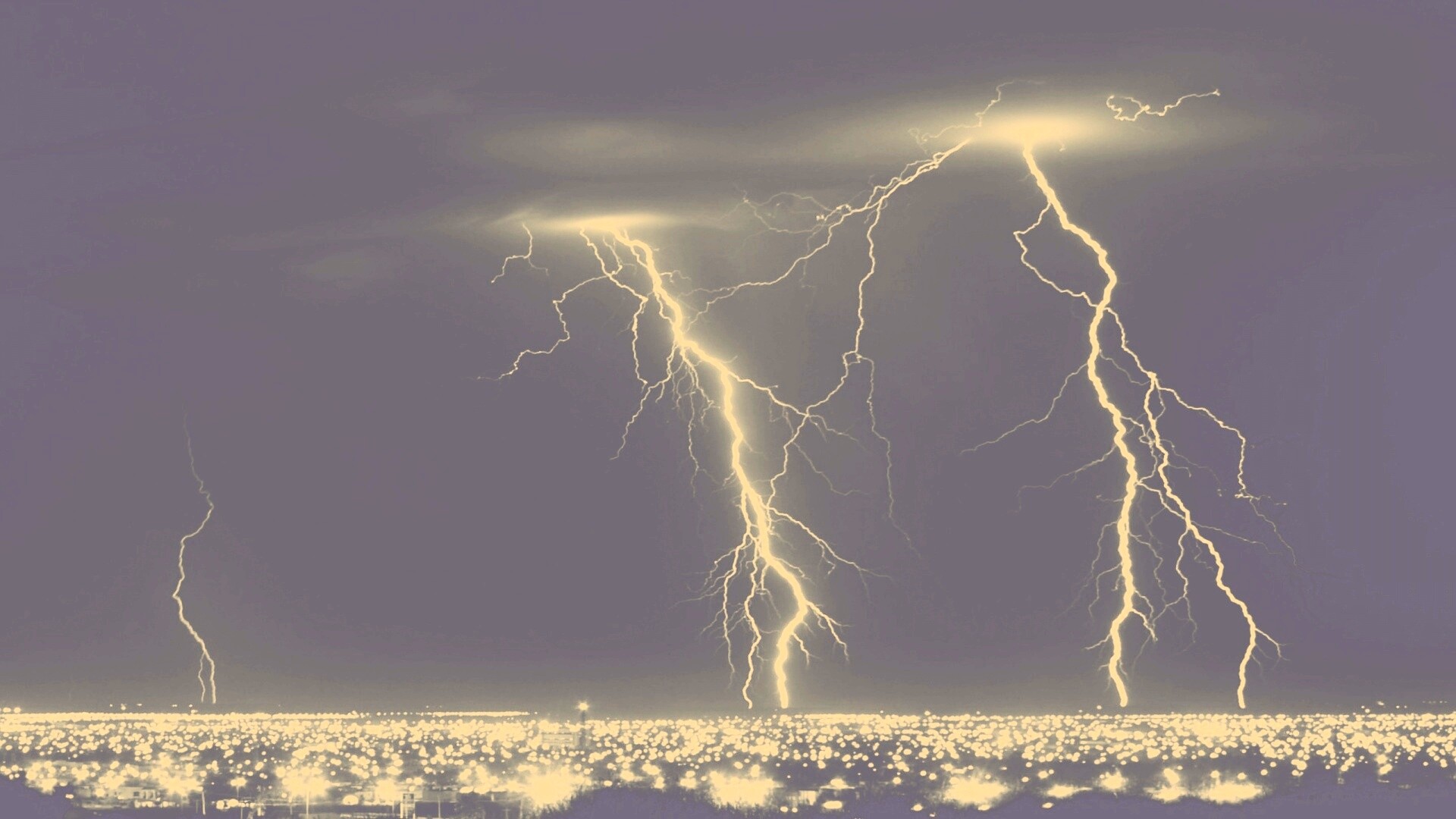 Гроза над городом обои