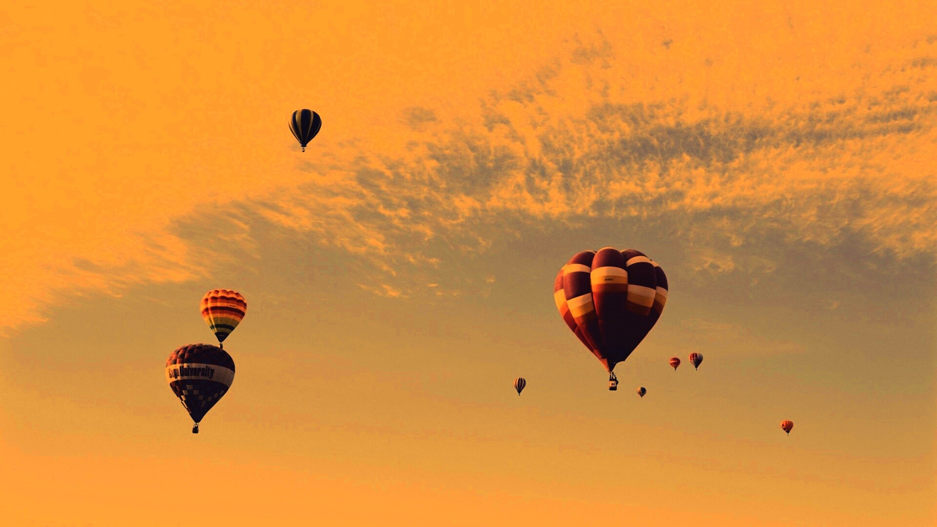 Парад воздушных шаров обои