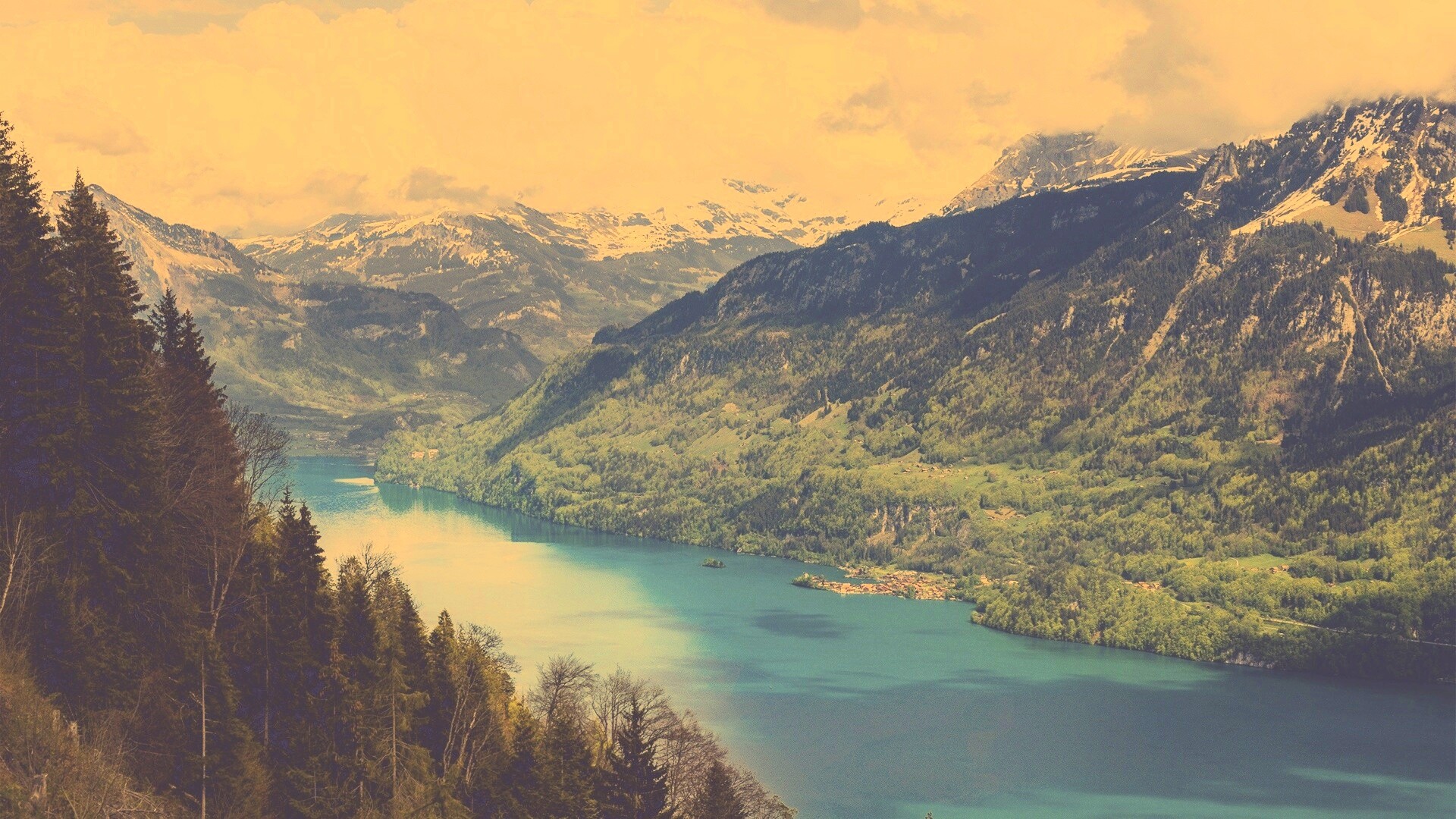 Горная река обои