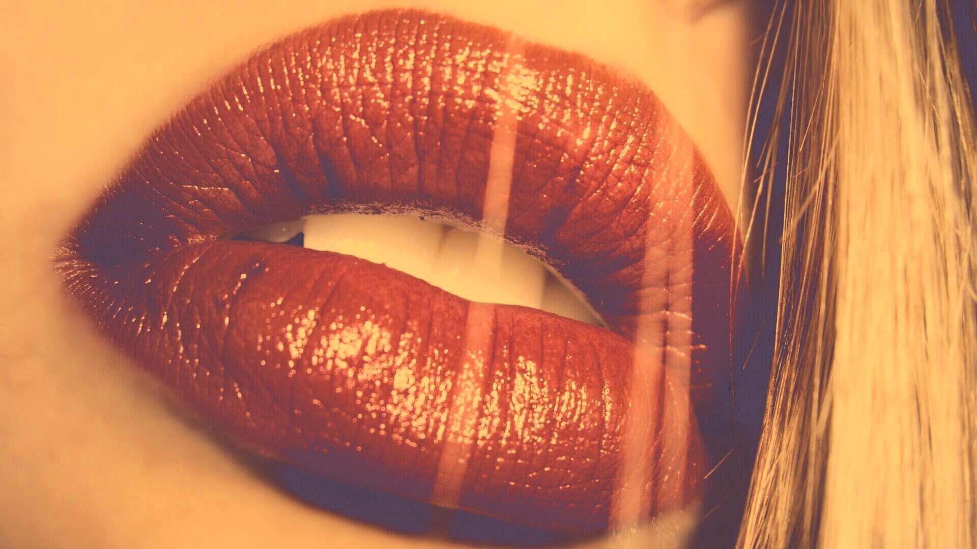 Сочные губы обои