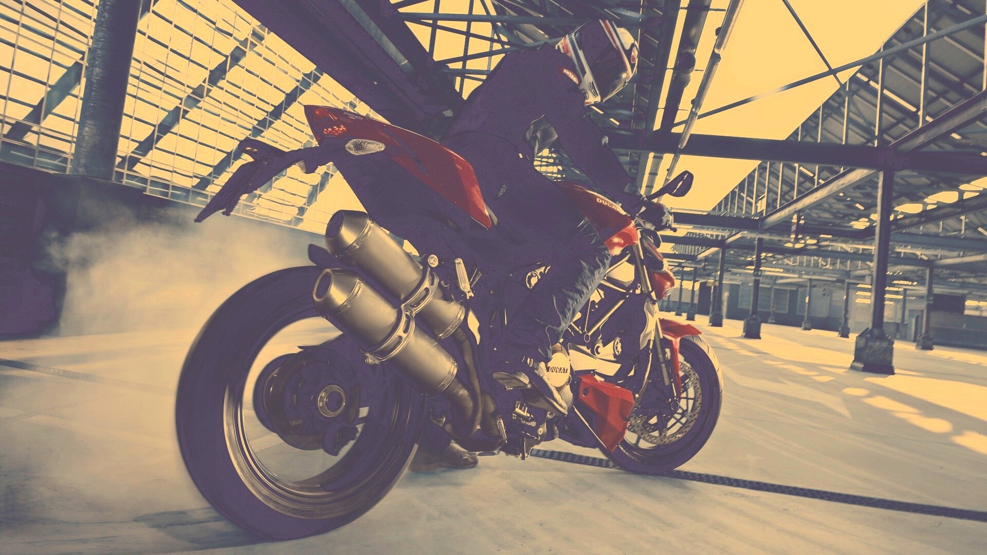 Пробуксовка на мотоцикле обои